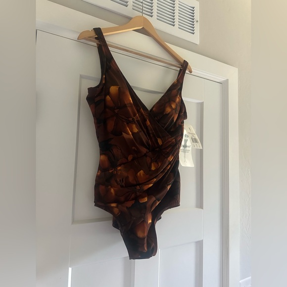 Miraclesuit Oceanus One Piece Swimsuit - Picture 14 of 14